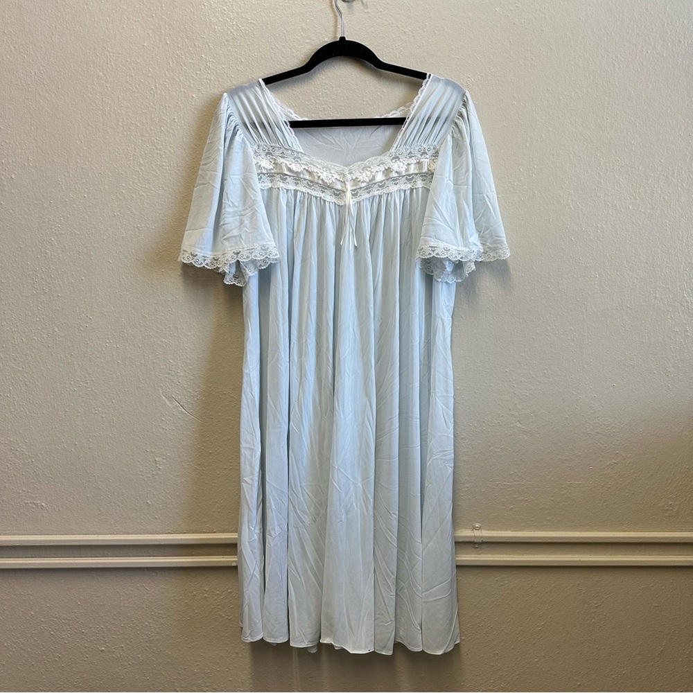 VTG baby blue full slip nightgown intimates lace trim short bell sleeve flowy